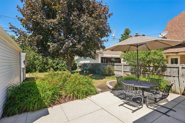 4907 N Idlewild AVENUE, Whitefish Bay, WI 53217