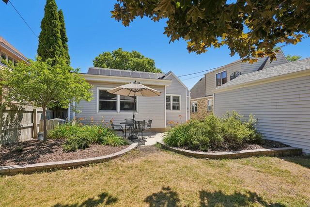 4907 N Idlewild AVENUE, Whitefish Bay, WI 53217