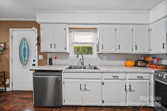 624 Overlook Drive, Newton, NC 28658