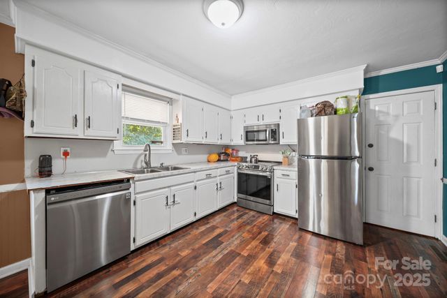 624 Overlook Drive, Newton, NC 28658