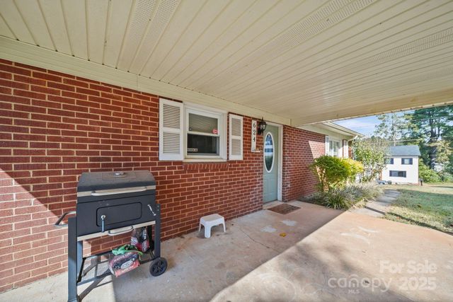 624 Overlook Drive, Newton, NC 28658