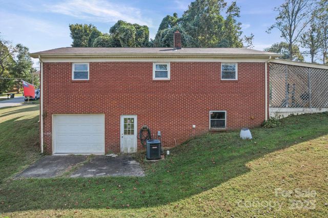 624 Overlook Drive, Newton, NC 28658