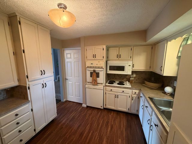 111 Guinn Drive, Monticello, KY 42633