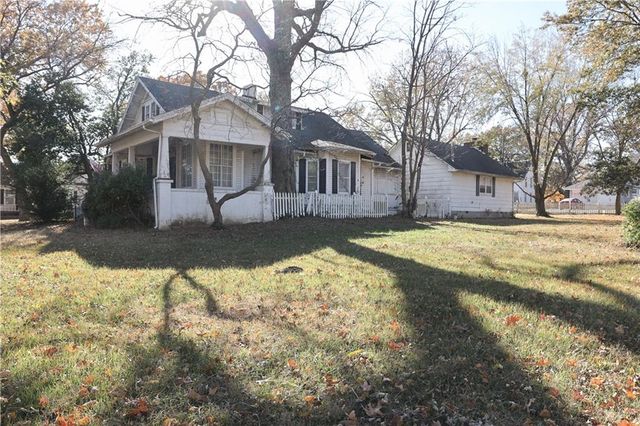 506 S Ash Street, Nevada, MO 64772