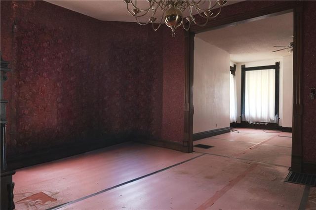 506 S Ash Street, Nevada, MO 64772