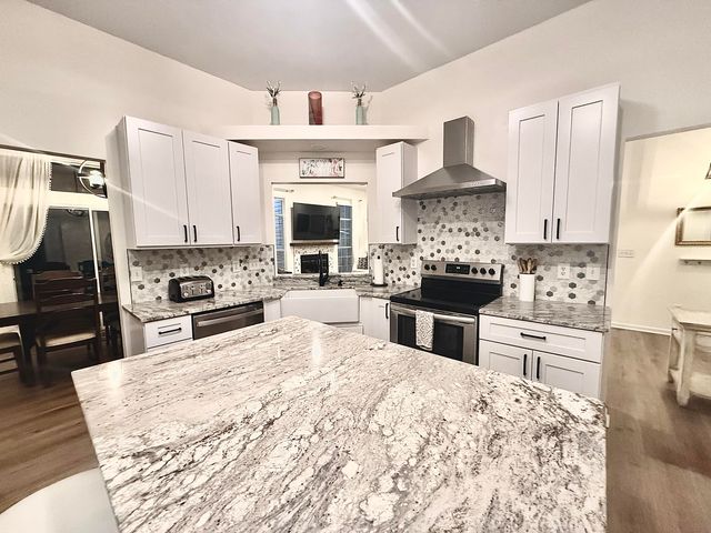 1264 Center Lake Drive, Mount Pleasant, SC 29464