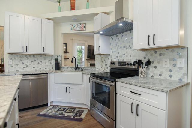 1264 Center Lake Drive, Mount Pleasant, SC 29464