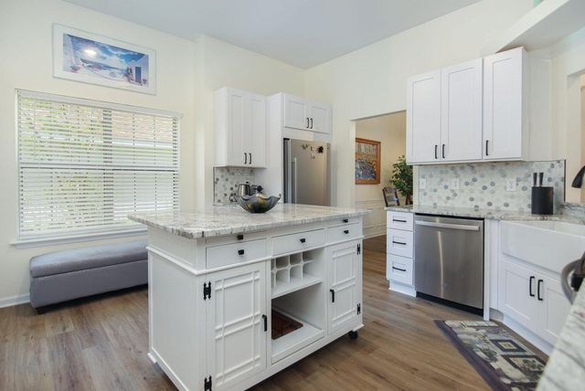 1264 Center Lake Drive, Mount Pleasant, SC 29464