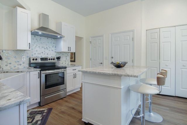 1264 Center Lake Drive, Mount Pleasant, SC 29464