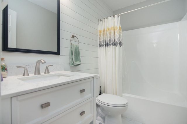 1264 Center Lake Drive, Mount Pleasant, SC 29464