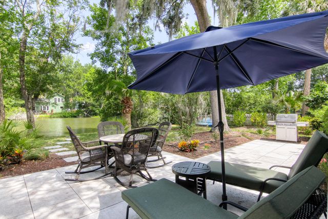 1264 Center Lake Drive, Mount Pleasant, SC 29464