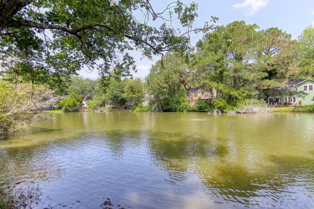1264 Center Lake Drive, Mount Pleasant, SC 29464