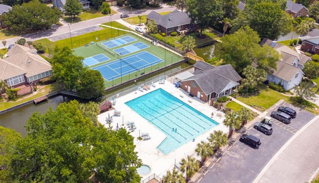 1264 Center Lake Drive, Mount Pleasant, SC 29464