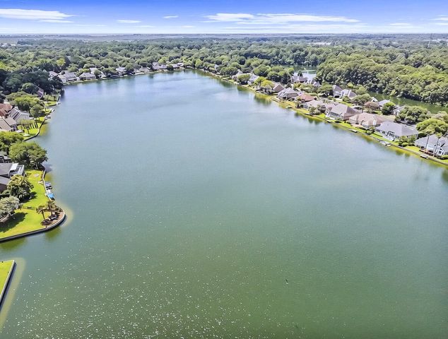 1264 Center Lake Drive, Mount Pleasant, SC 29464