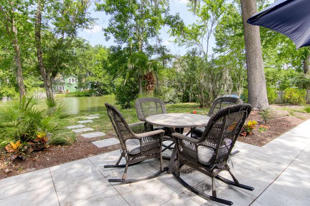 1264 Center Lake Drive, Mount Pleasant, SC 29464