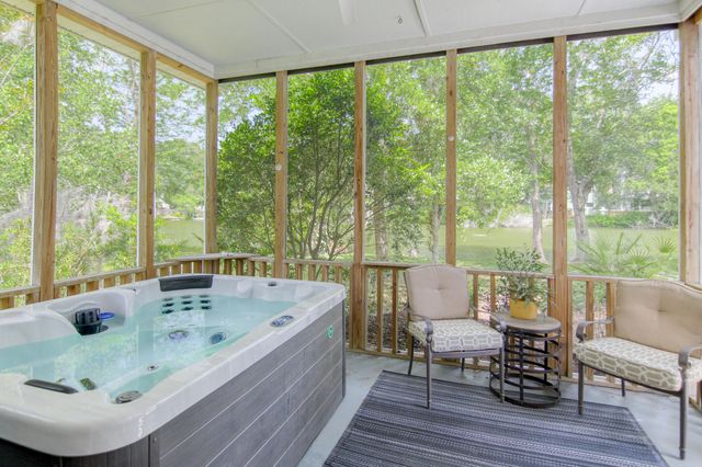 1264 Center Lake Drive, Mount Pleasant, SC 29464