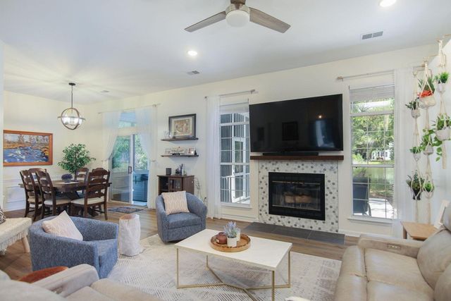 1264 Center Lake Drive, Mount Pleasant, SC 29464