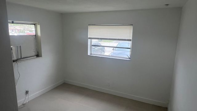 1691 SW 44th Terrace 1-2, Fort Lauderdale, FL 33317
