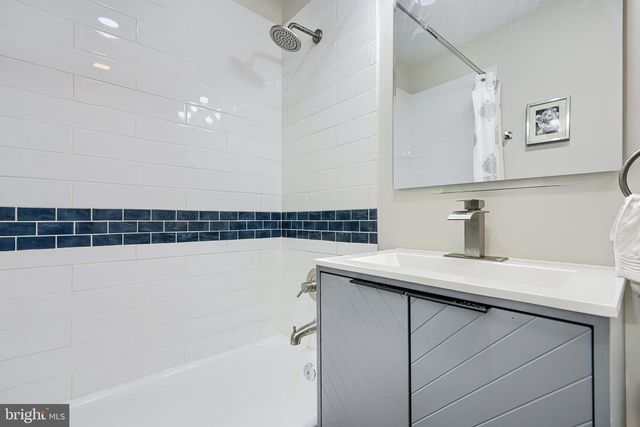 9517 HOLIDAY MANOR RD, Baltimore, MD 21236