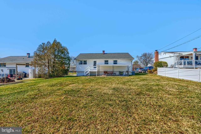 9517 HOLIDAY MANOR RD, Baltimore, MD 21236
