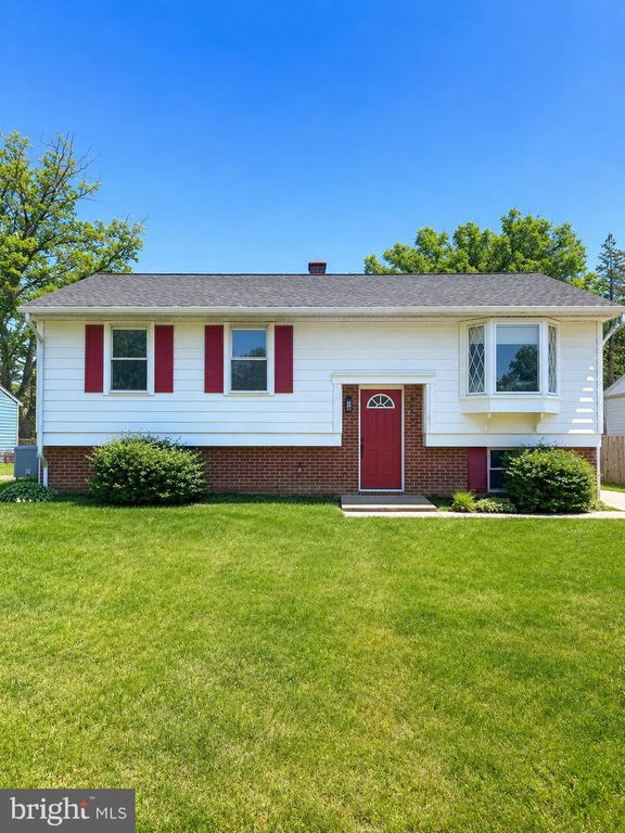 9517 HOLIDAY MANOR RD, Baltimore, MD 21236