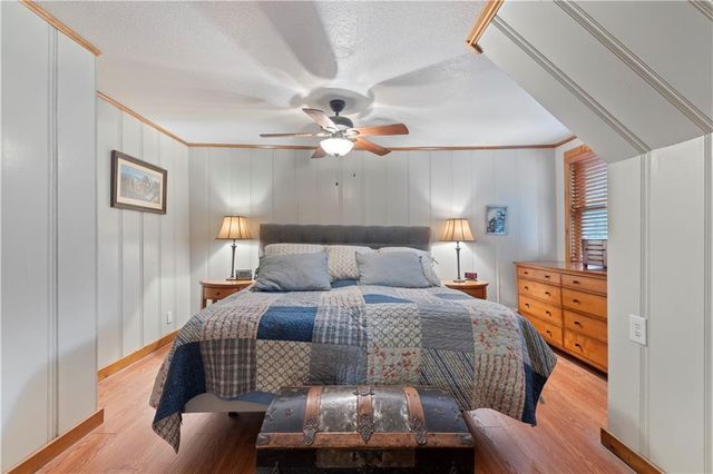 42 Vaughn Street, Eureka Springs, AR 72632