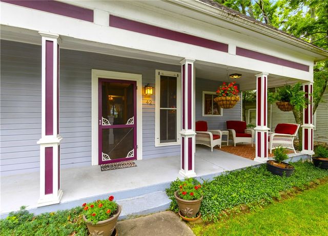 42 Vaughn Street, Eureka Springs, AR 72632