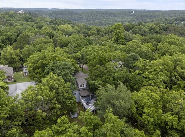 42 Vaughn Street, Eureka Springs, AR 72632