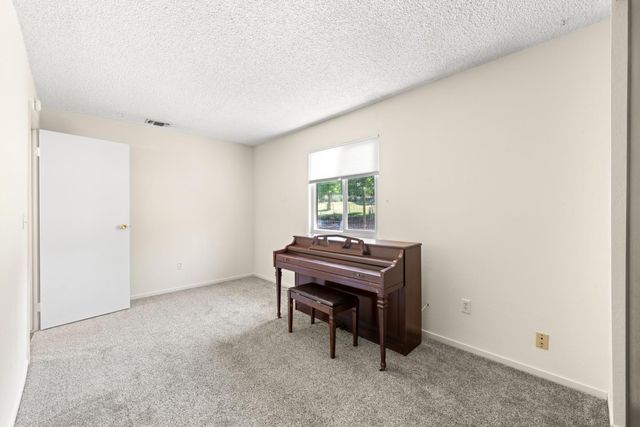 13806 Torrey Pines Dr, Auburn, CA 95602