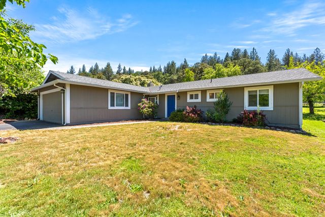 13806 Torrey Pines Dr, Auburn, CA 95602
