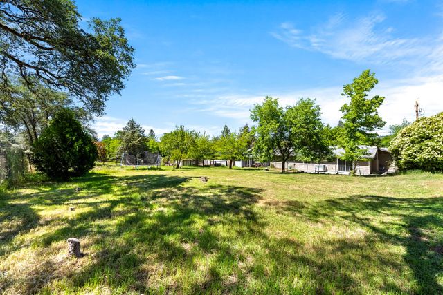 13806 Torrey Pines Dr, Auburn, CA 95602