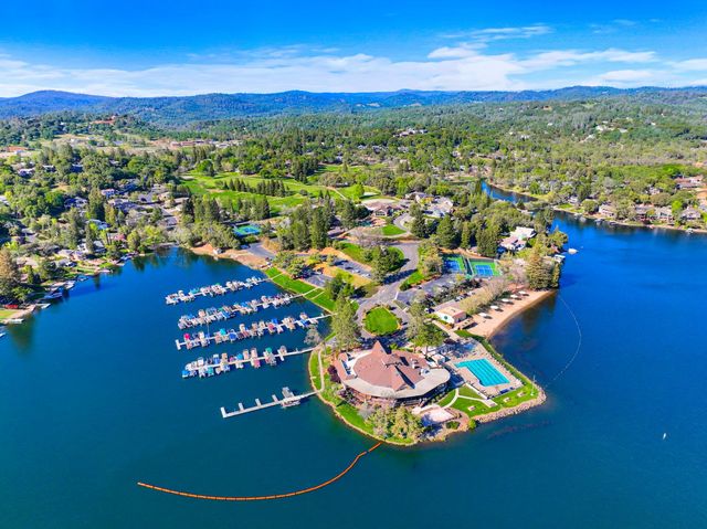 13806 Torrey Pines Dr, Auburn, CA 95602
