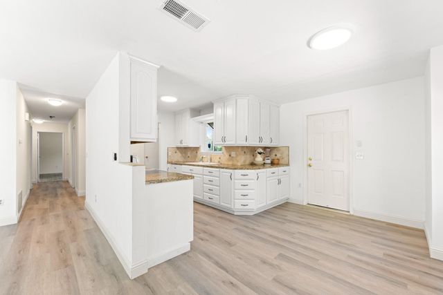 13806 Torrey Pines Dr, Auburn, CA 95602