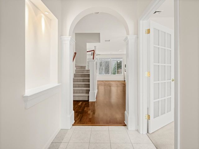 35 Hummingbird Lane, South Burlington, VT 05403