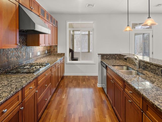 35 Hummingbird Lane, South Burlington, VT 05403