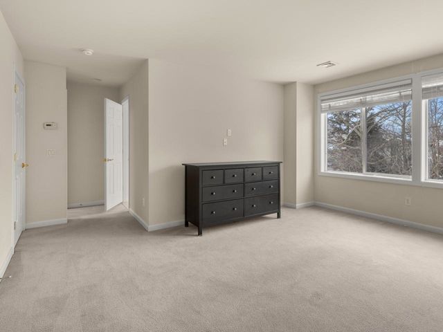 35 Hummingbird Lane, South Burlington, VT 05403