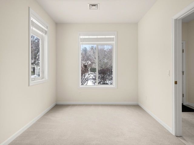 35 Hummingbird Lane, South Burlington, VT 05403