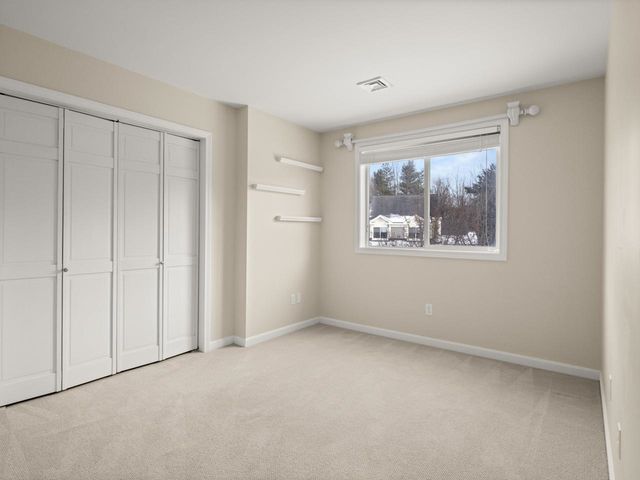 35 Hummingbird Lane, South Burlington, VT 05403