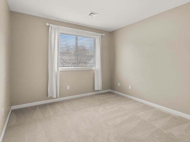 35 Hummingbird Lane, South Burlington, VT 05403