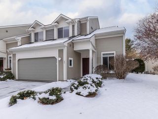 35 Hummingbird Lane, South Burlington, VT 05403