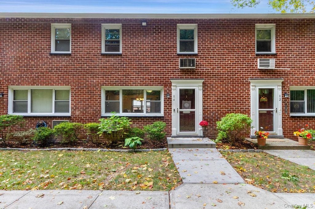 84 Charter Circle 84, Ossining, NY 10562
