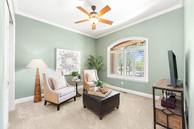 9845 Spyglass Cir, Auburn, CA 95602