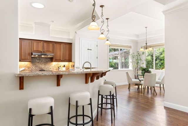9845 Spyglass Cir, Auburn, CA 95602