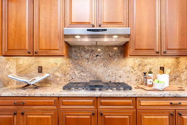 9845 Spyglass Cir, Auburn, CA 95602