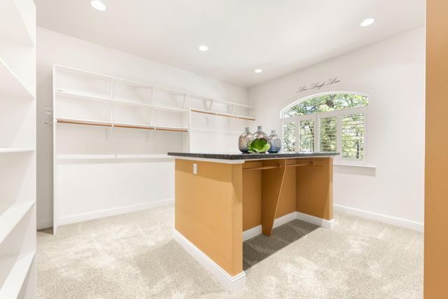 9845 Spyglass Cir, Auburn, CA 95602