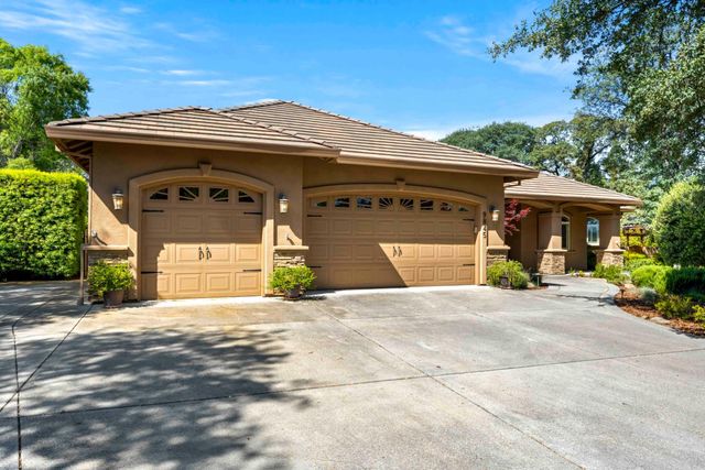 9845 Spyglass Cir, Auburn, CA 95602