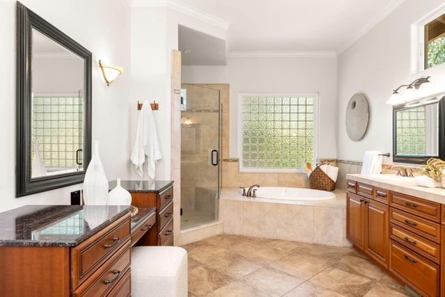 9845 Spyglass Cir, Auburn, CA 95602
