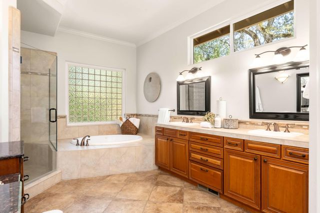 9845 Spyglass Cir, Auburn, CA 95602