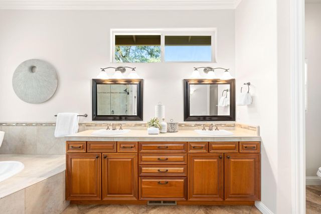 9845 Spyglass Cir, Auburn, CA 95602
