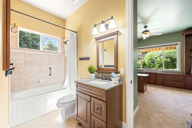 9845 Spyglass Cir, Auburn, CA 95602
